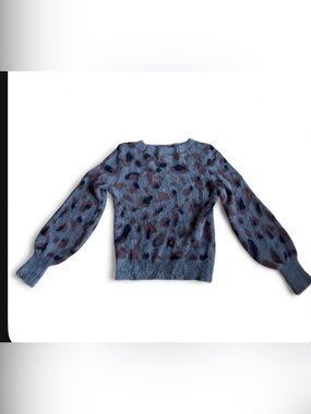 Sofía brand fuzzy leopard sweater